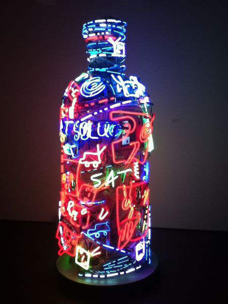 Нам Джун Пайк. Absolut Paik. 2000. © V&S Vin & Sprit AB 2000 / Nam June Paik