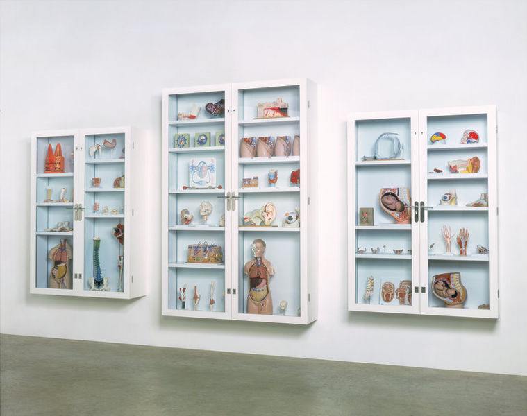 Деймиан Херст. Святая Троица. 2000. Фото: Dave Morgan. © Damien Hirst and Science Ltd
