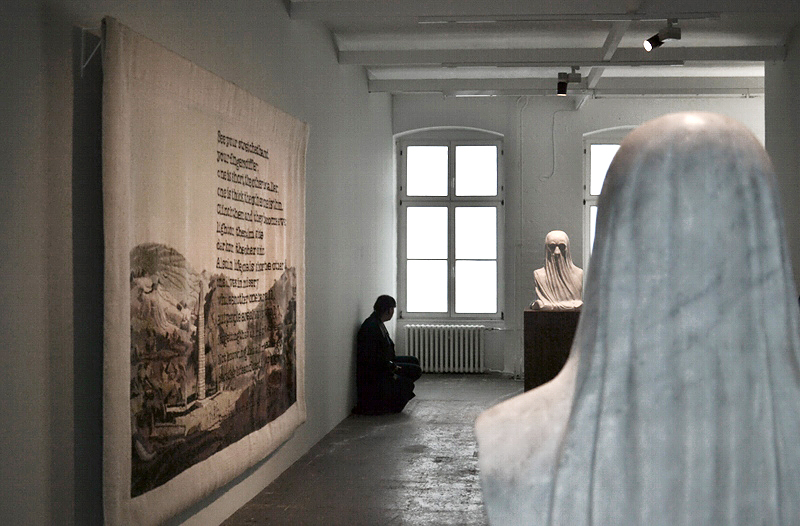Синтия Гутьеррес. Диалог между нациями. 2012. Мрамор. Фото: Fabian Fröhlich. Источник: www.blindbild.com