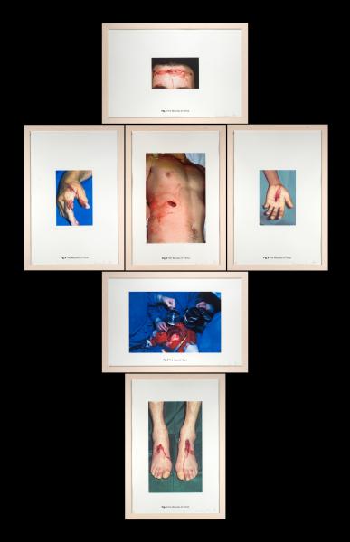 Деймиан Херст. Раны Христовы. 2005. Бумага, печать. Тираж 27/55. Государственный центр современного искусства. Courtesy ГЦСИ