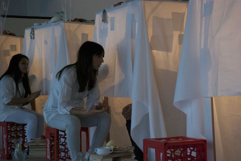 Марейе Вохелзанг. Перформанс «Ешь Люби Будапешт». Будапешт. 2011. © Studio Marije Vogelzang